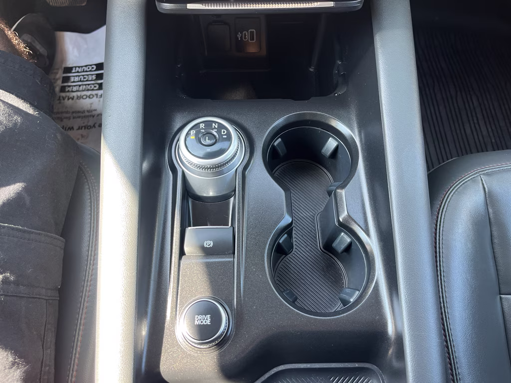 2025 Star White Metallic Tri-Coat Ford Explorer Active RWD SUV