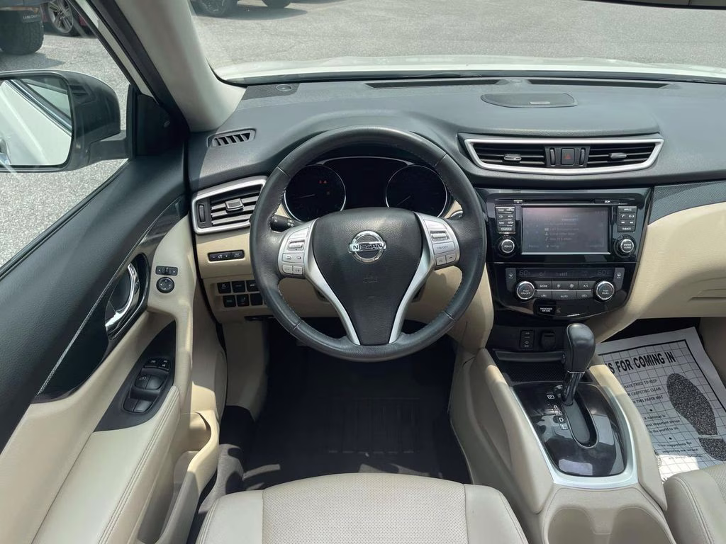 2016 Pearl White Nissan Rogue SL FWD SUV