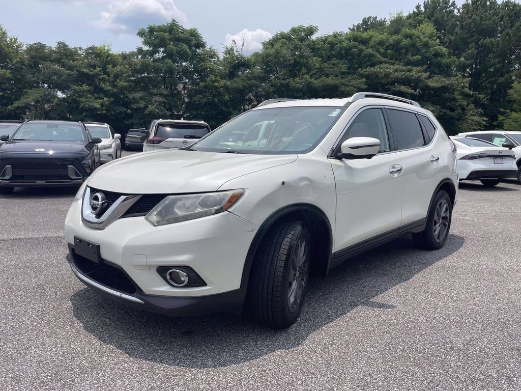 2016 Pearl White Nissan Rogue SL FWD SUV