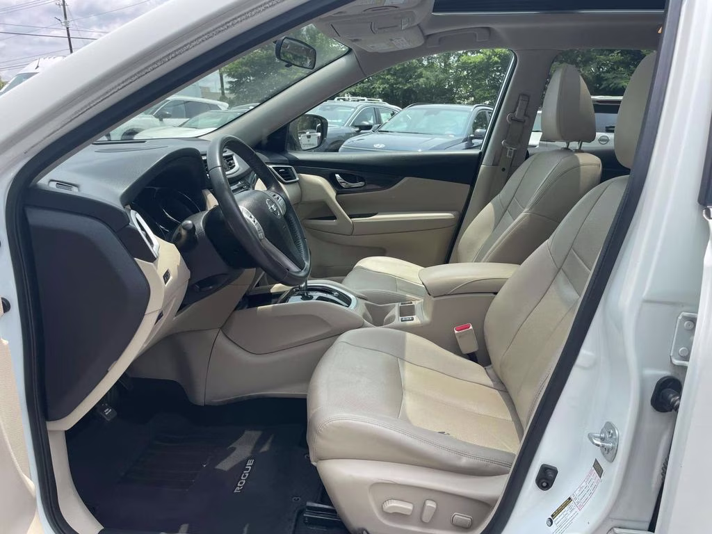 2016 Pearl White Nissan Rogue SL FWD SUV