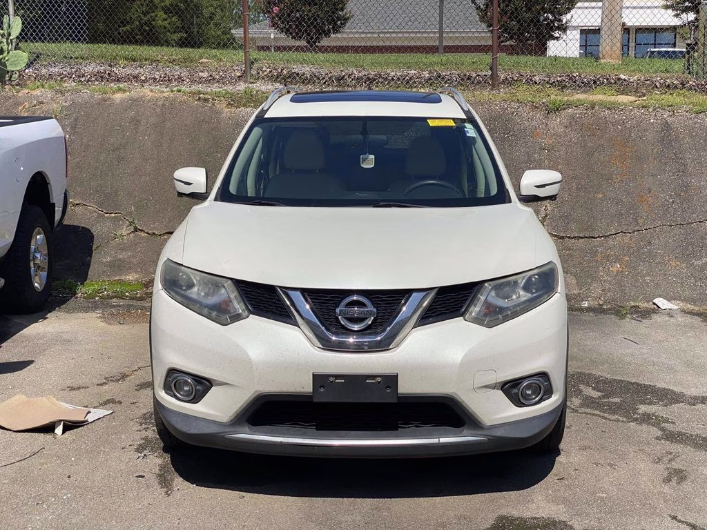 2016 Pearl White Nissan Rogue SL FWD SUV
