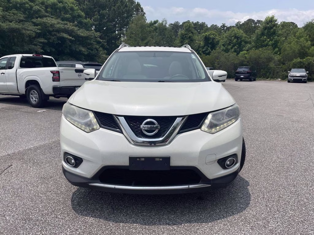 2016 Pearl White Nissan Rogue SL FWD SUV