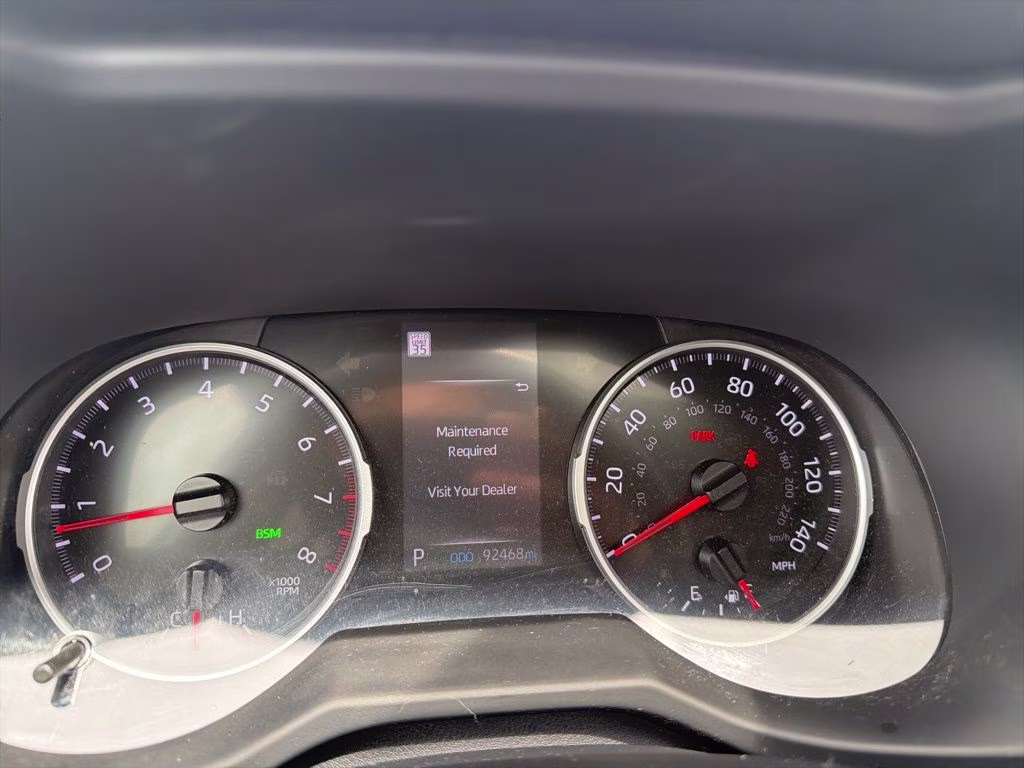 2021 Super White Toyota RAV4 XLE AWD SUV