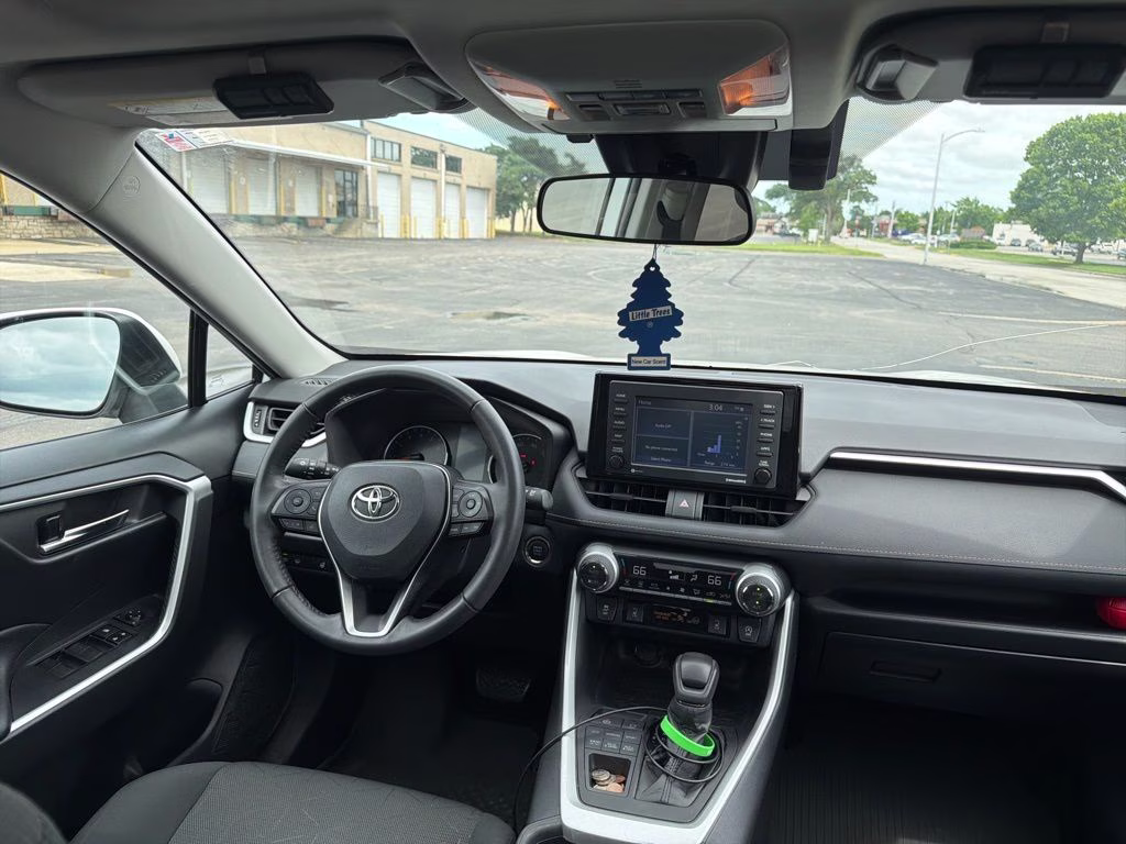 2021 Super White Toyota RAV4 XLE AWD SUV