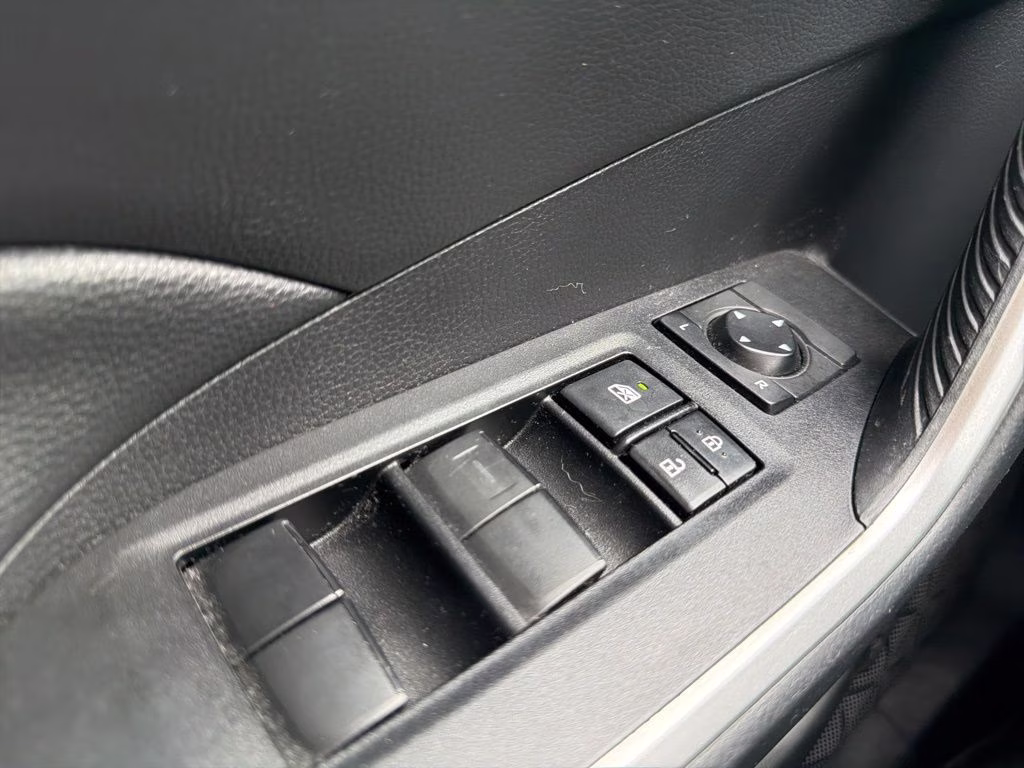 2021 Super White Toyota RAV4 XLE AWD SUV