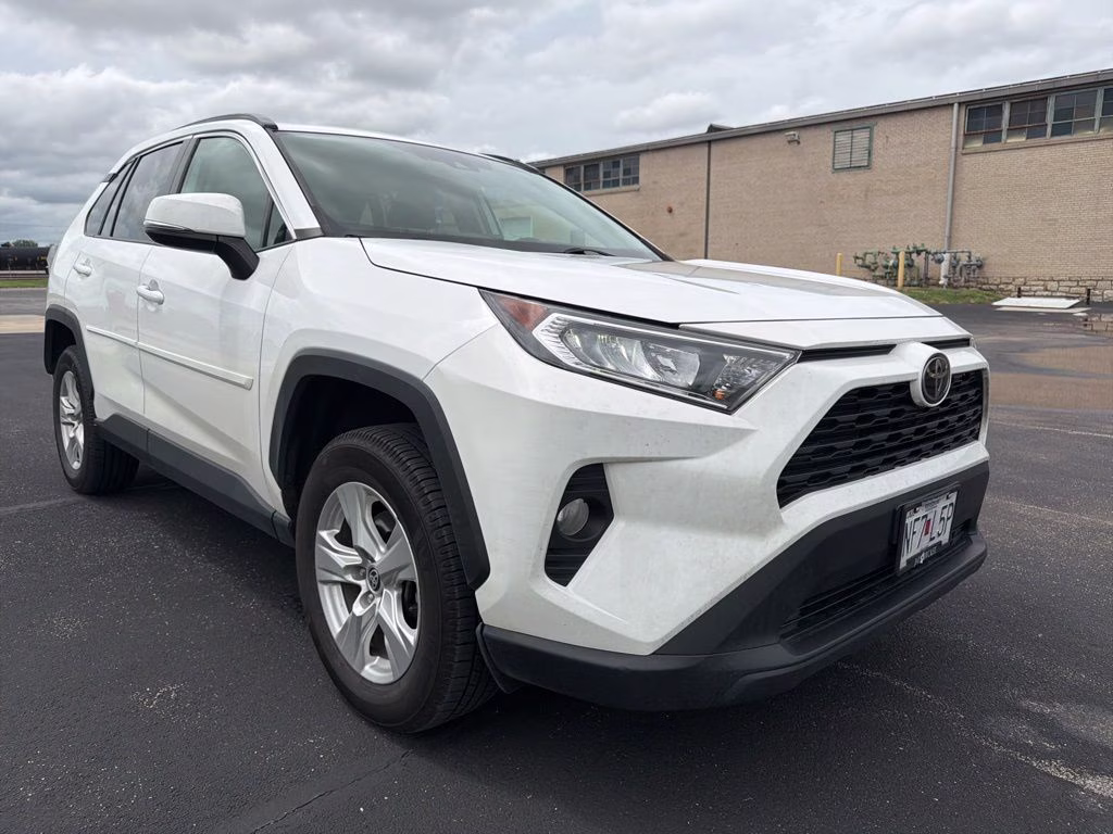 2021 Super White Toyota RAV4 XLE AWD SUV