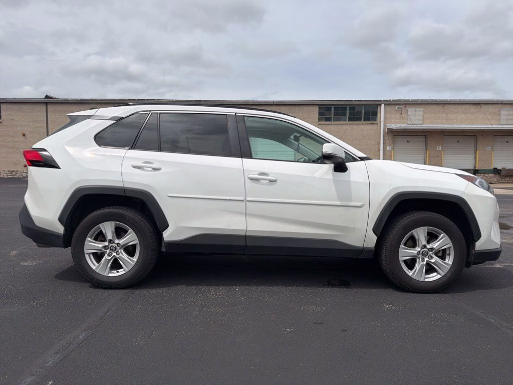 2021 Super White Toyota RAV4 XLE AWD SUV