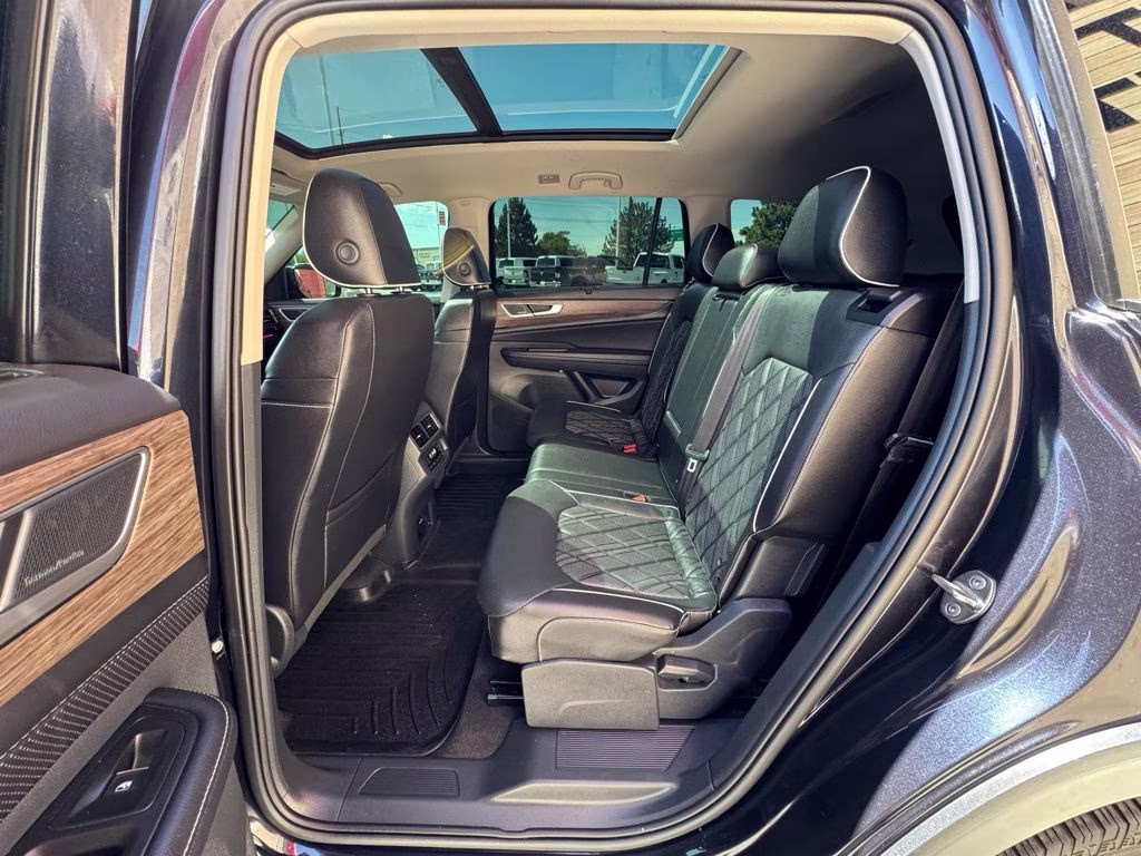 2024 Deep Black Volkswagen Atlas 2.0T SEL Premium R-Line AWD SUV