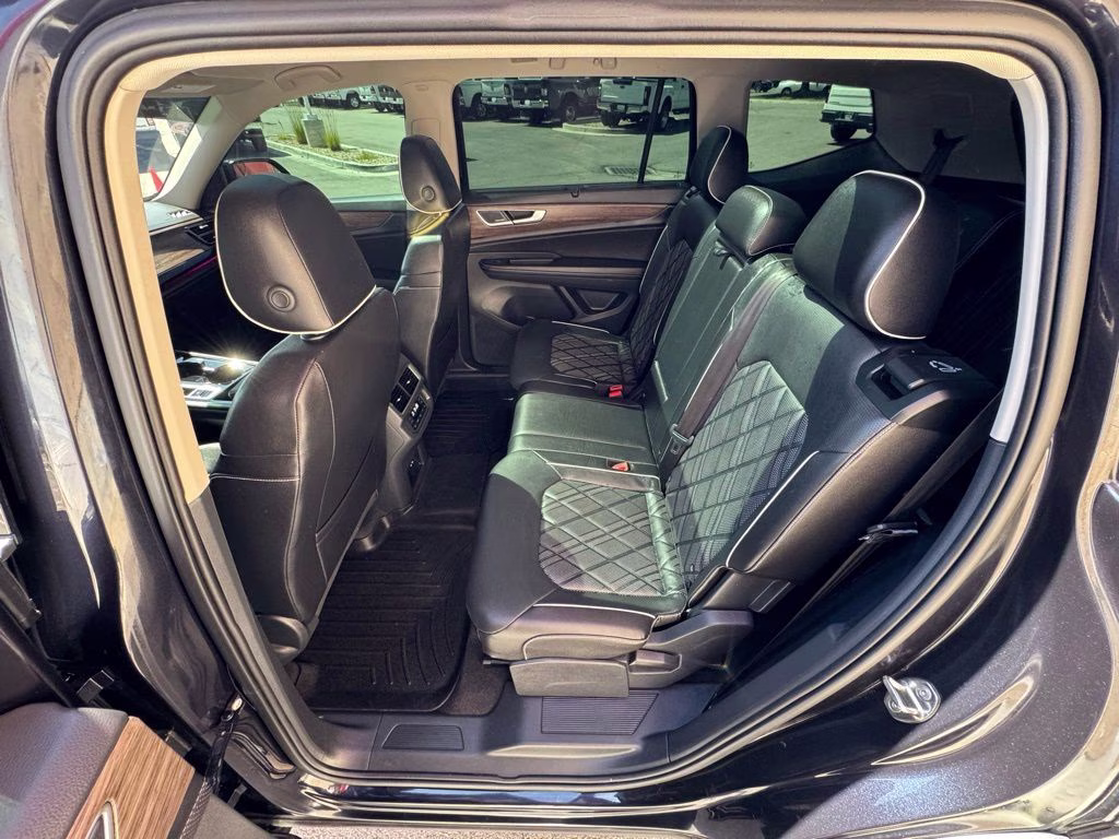 2024 Deep Black Volkswagen Atlas 2.0T SEL Premium R-Line AWD SUV