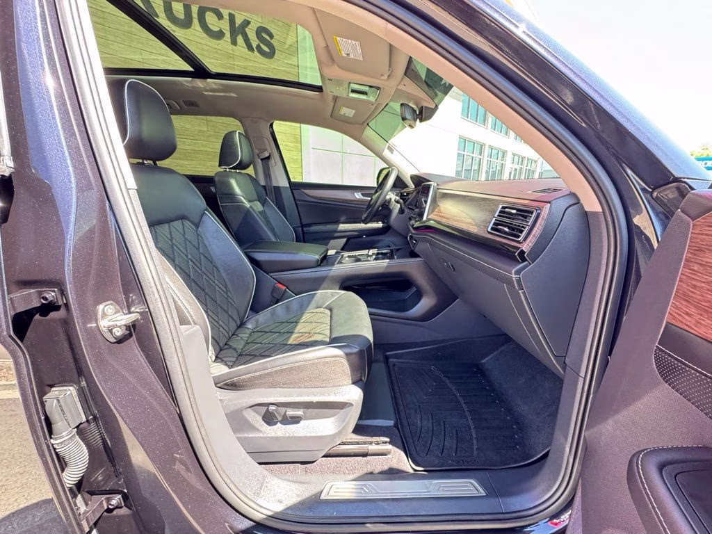 2024 Deep Black Volkswagen Atlas 2.0T SEL Premium R-Line AWD SUV