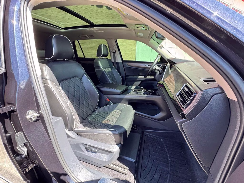 2024 Deep Black Volkswagen Atlas 2.0T SEL Premium R-Line AWD SUV