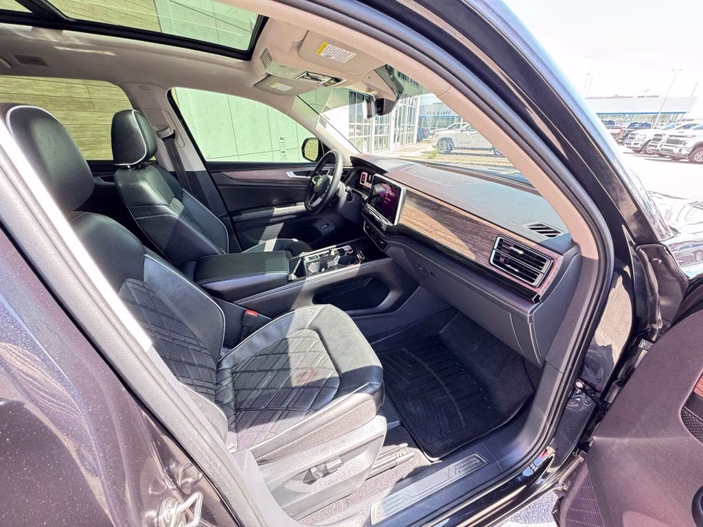2024 Deep Black Volkswagen Atlas 2.0T SEL Premium R-Line AWD SUV