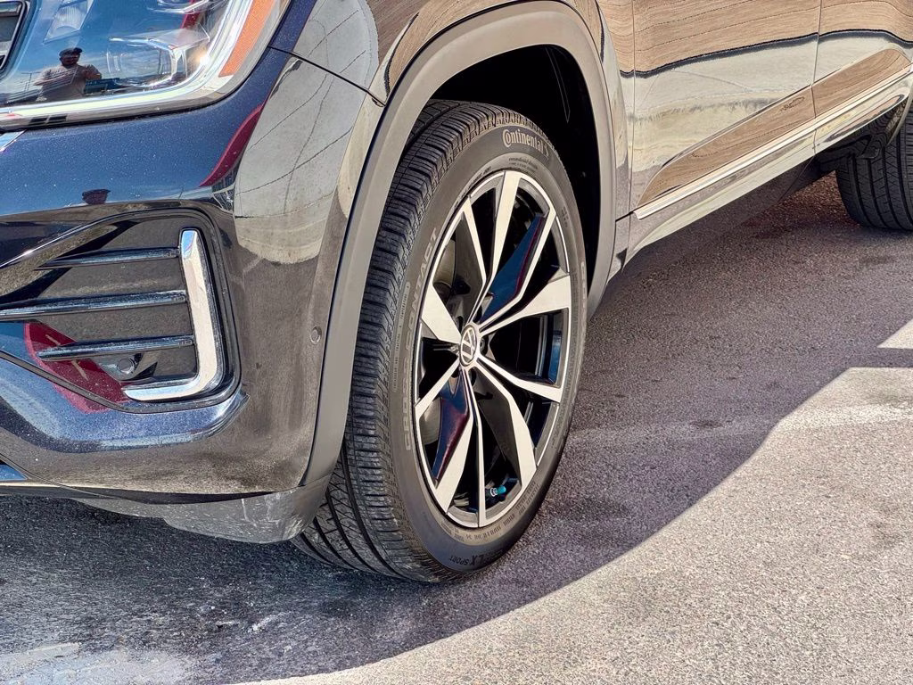 2024 Deep Black Volkswagen Atlas 2.0T SEL Premium R-Line AWD SUV