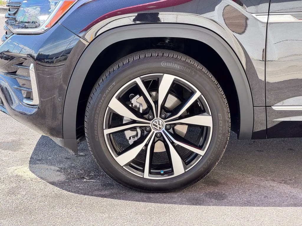 2024 Deep Black Volkswagen Atlas 2.0T SEL Premium R-Line AWD SUV