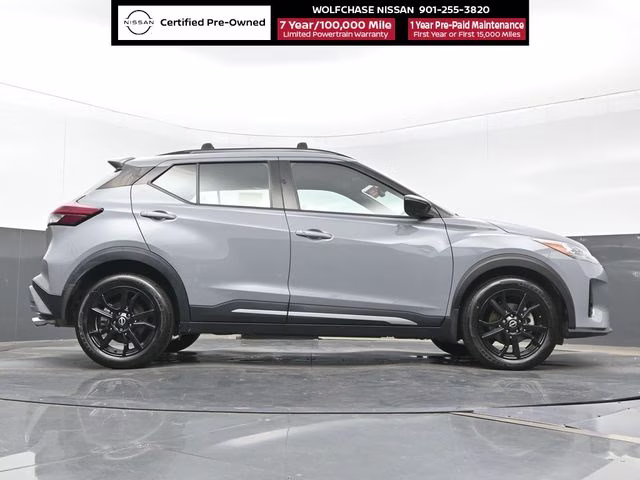 2022 Boulder Gray Pearl Nissan Kicks SR FWD SUV