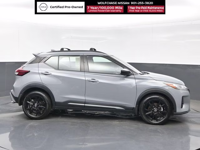 2022 Boulder Gray Pearl Nissan Kicks SR FWD SUV