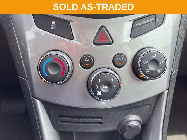 2015 White Pearl Chevrolet Trax LT FWD SUV