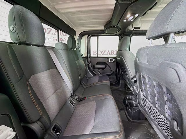 2021 Crystal Metallic Jeep Gladiator Mojave 4X4 Truck