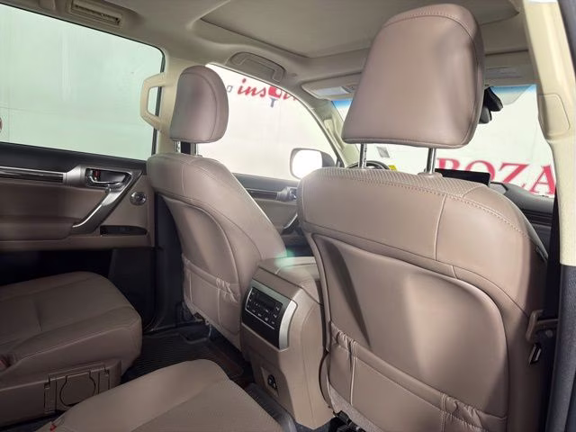 2023 White Pearl Lexus GX 460 Luxury 4X4 SUV