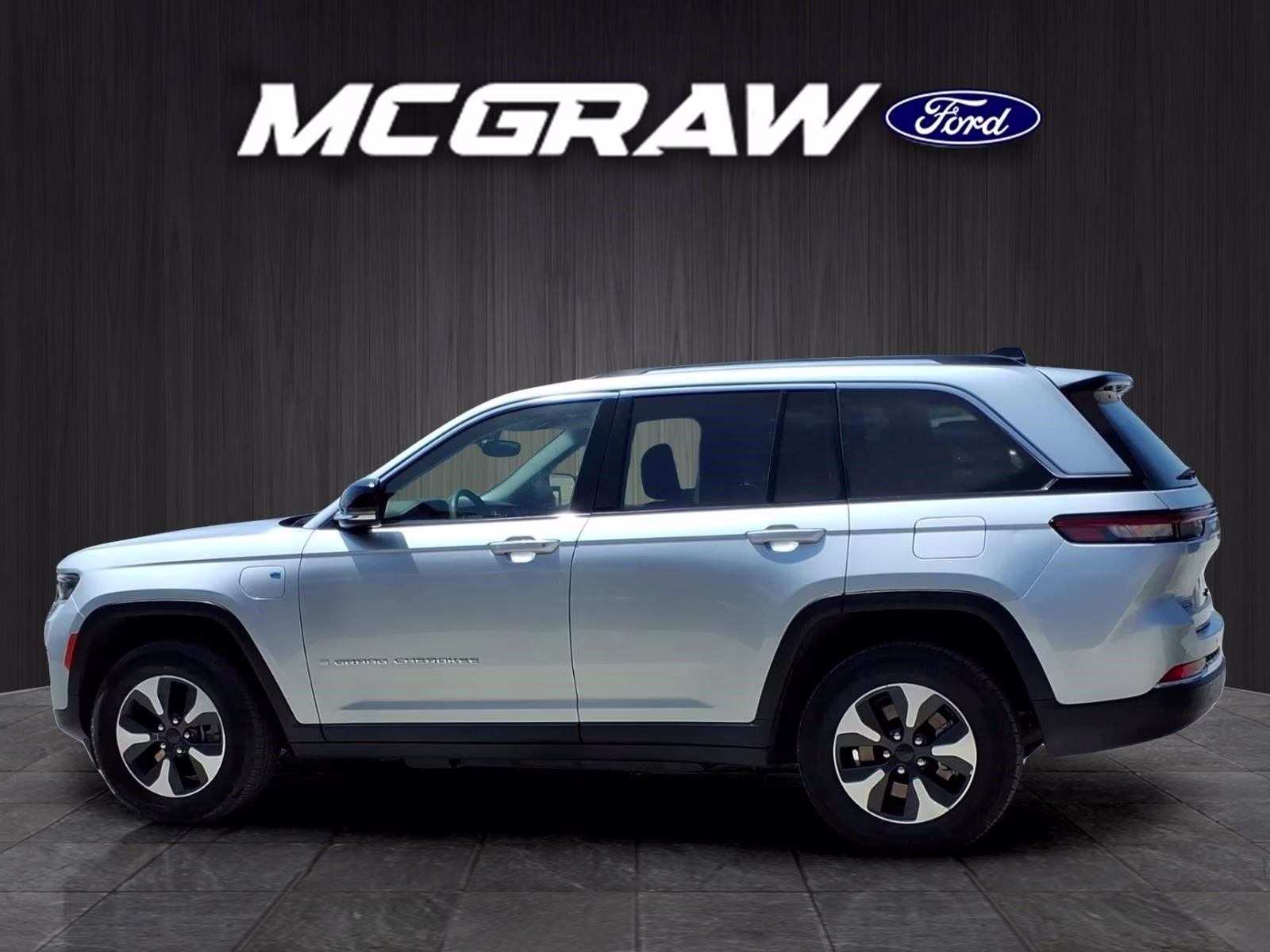 2022 Silver Jeep Grand Cherokee 4xe 4X4 SUV