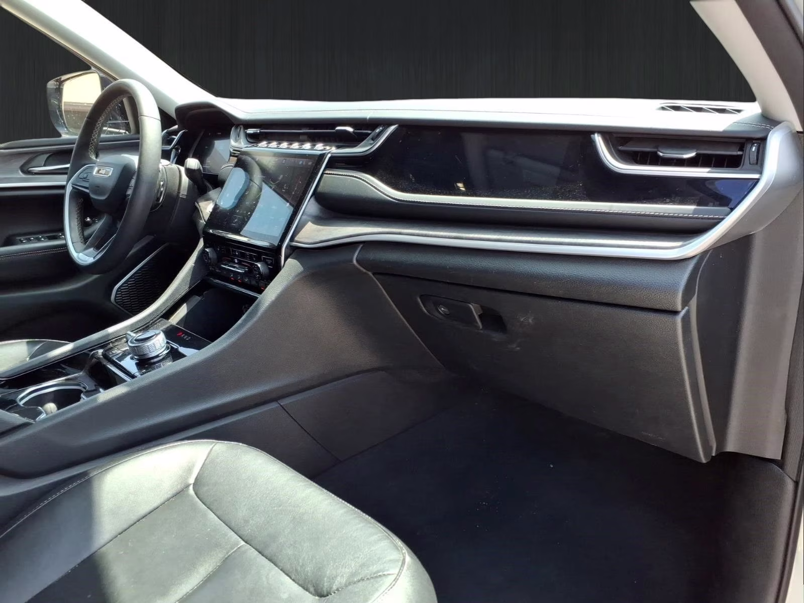 2022 Silver Jeep Grand Cherokee 4xe 4X4 SUV