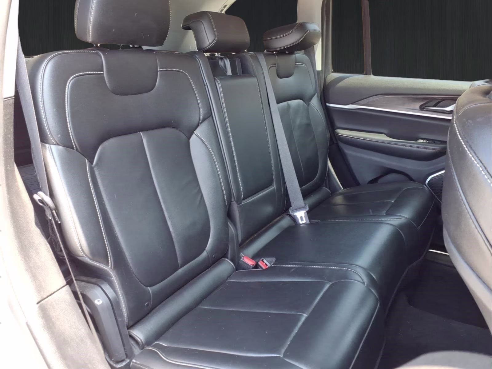 2022 Silver Jeep Grand Cherokee 4xe 4X4 SUV