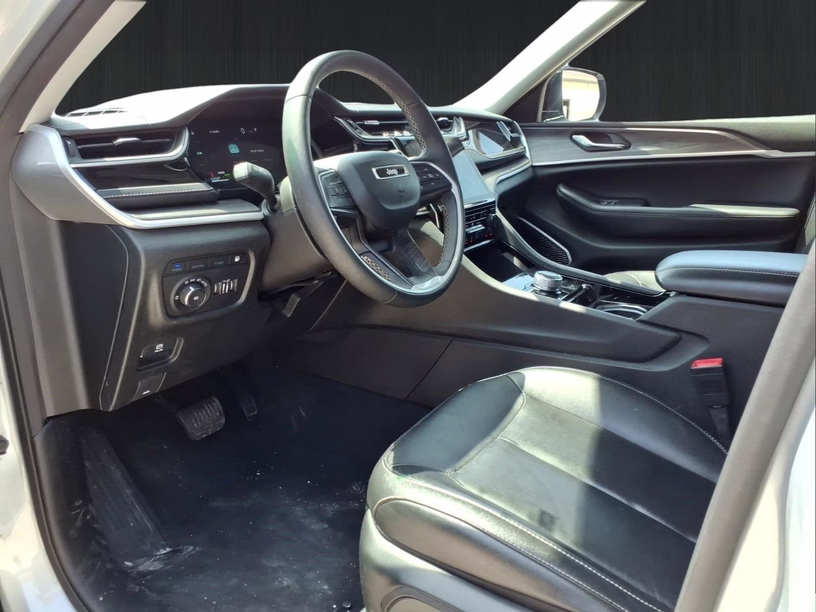 2022 Silver Jeep Grand Cherokee 4xe 4X4 SUV