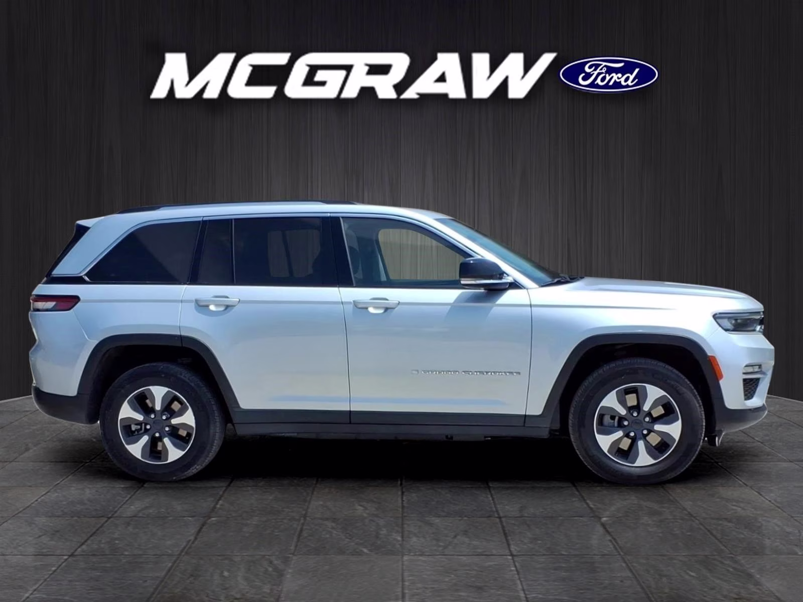 2022 Silver Jeep Grand Cherokee 4xe 4X4 SUV