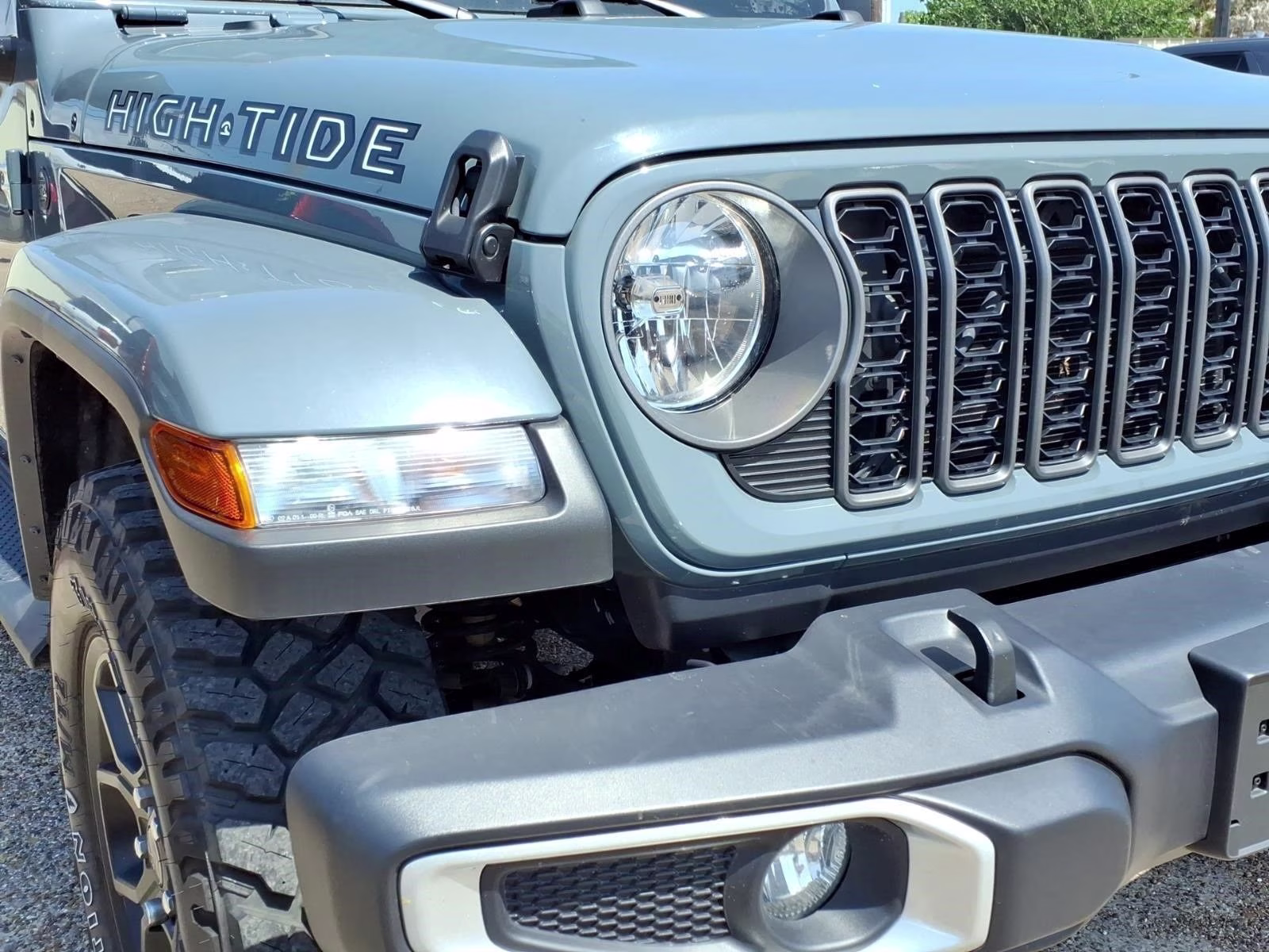 2025 Anvil Clearcoat Jeep Gladiator High Tide 4X4 Truck