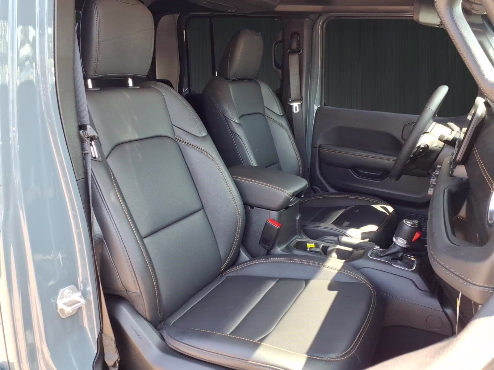 2025 Anvil Clearcoat Jeep Gladiator High Tide 4X4 Truck