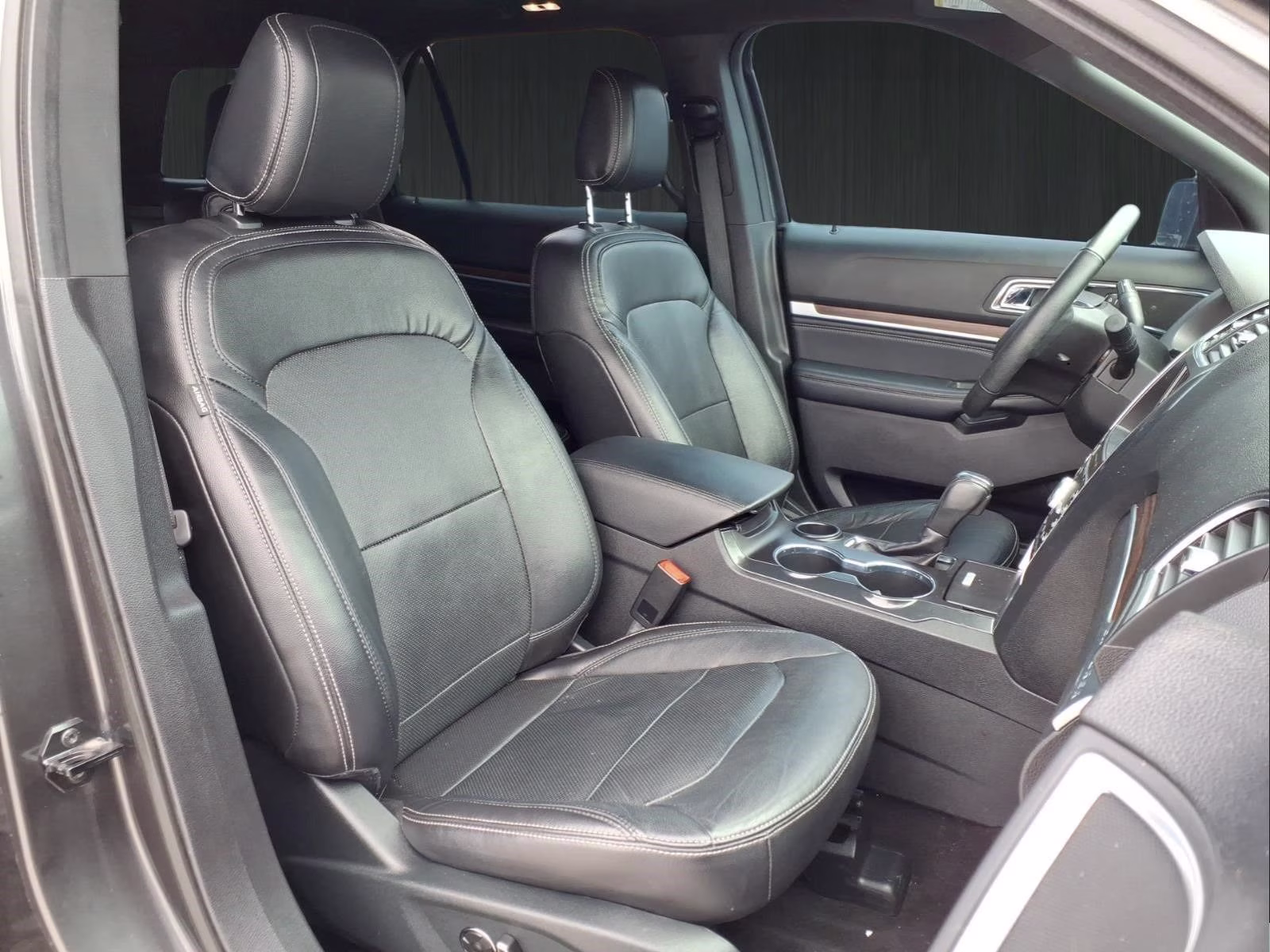 2018 Magnetic Ford Explorer Limited FWD SUV