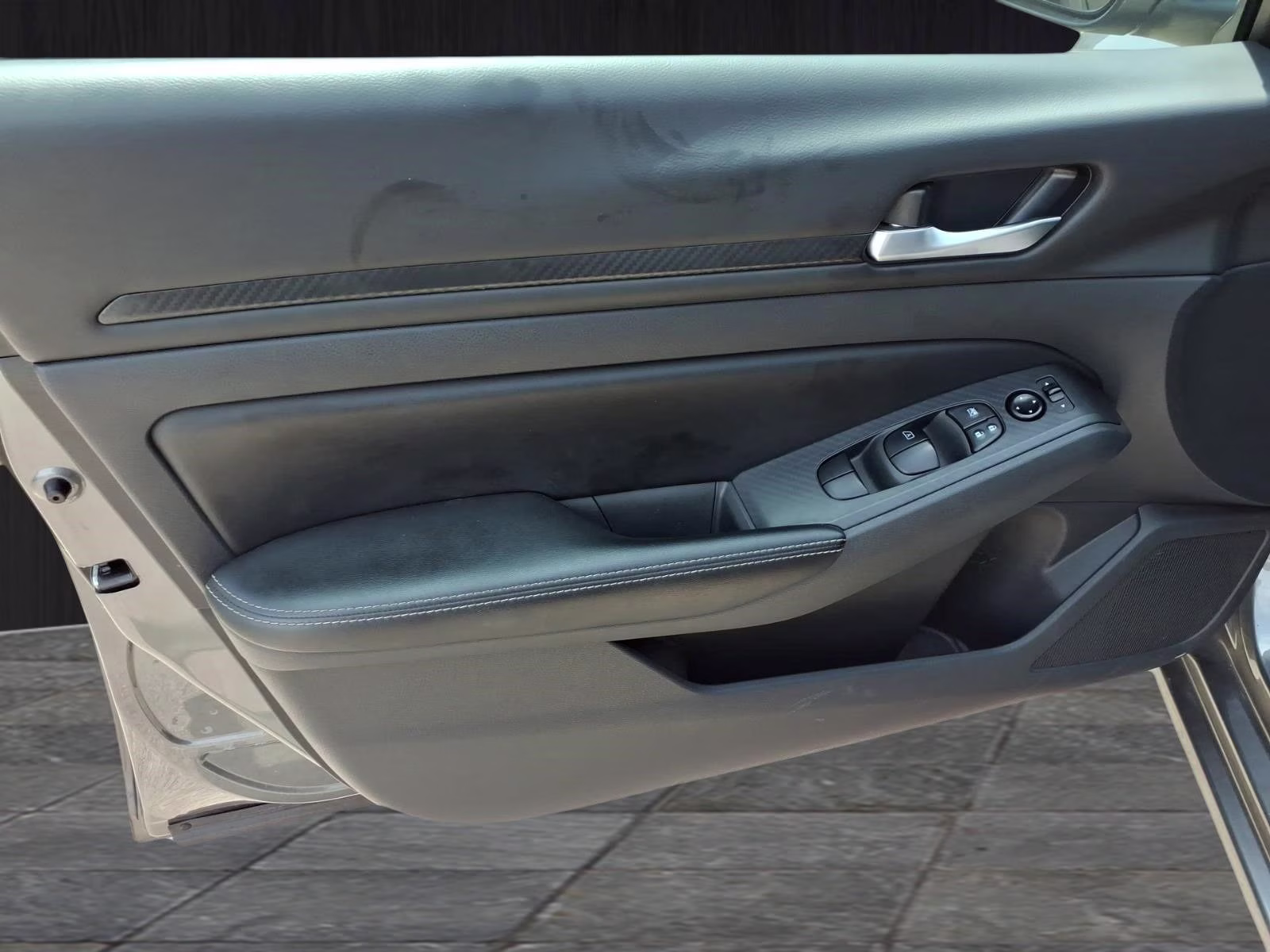 2025 Gun Metallic Nissan Altima 2.5 SV FWD Sedan