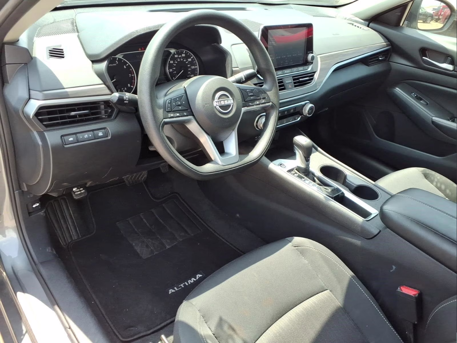 2025 Gun Metallic Nissan Altima 2.5 SV FWD Sedan