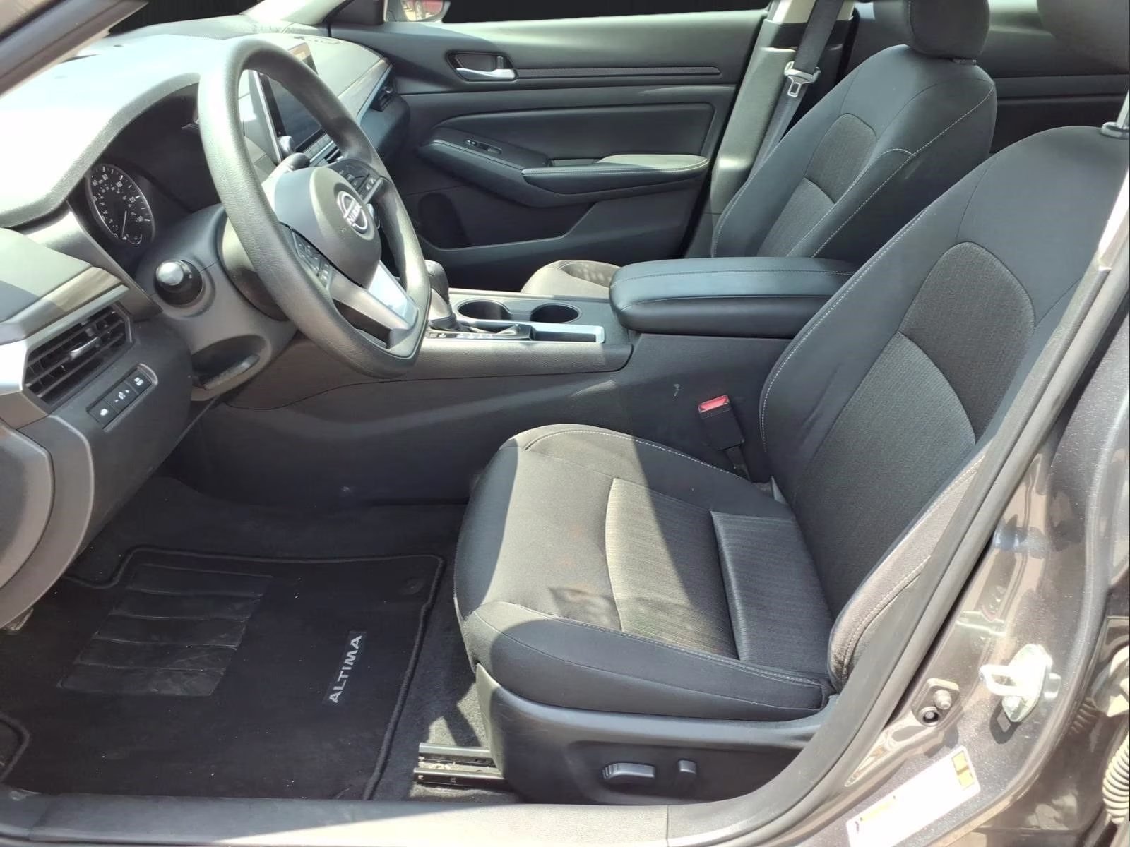 2025 Gun Metallic Nissan Altima 2.5 SV FWD Sedan