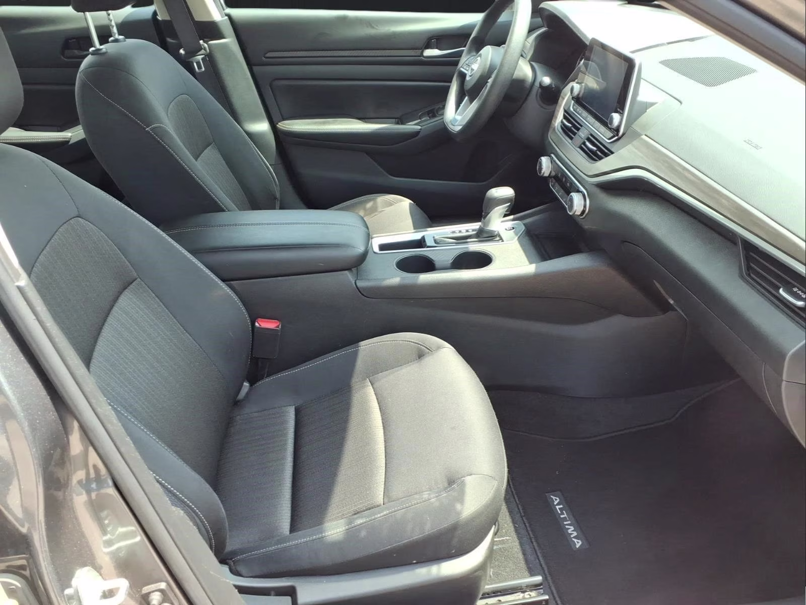 2025 Gun Metallic Nissan Altima 2.5 SV FWD Sedan