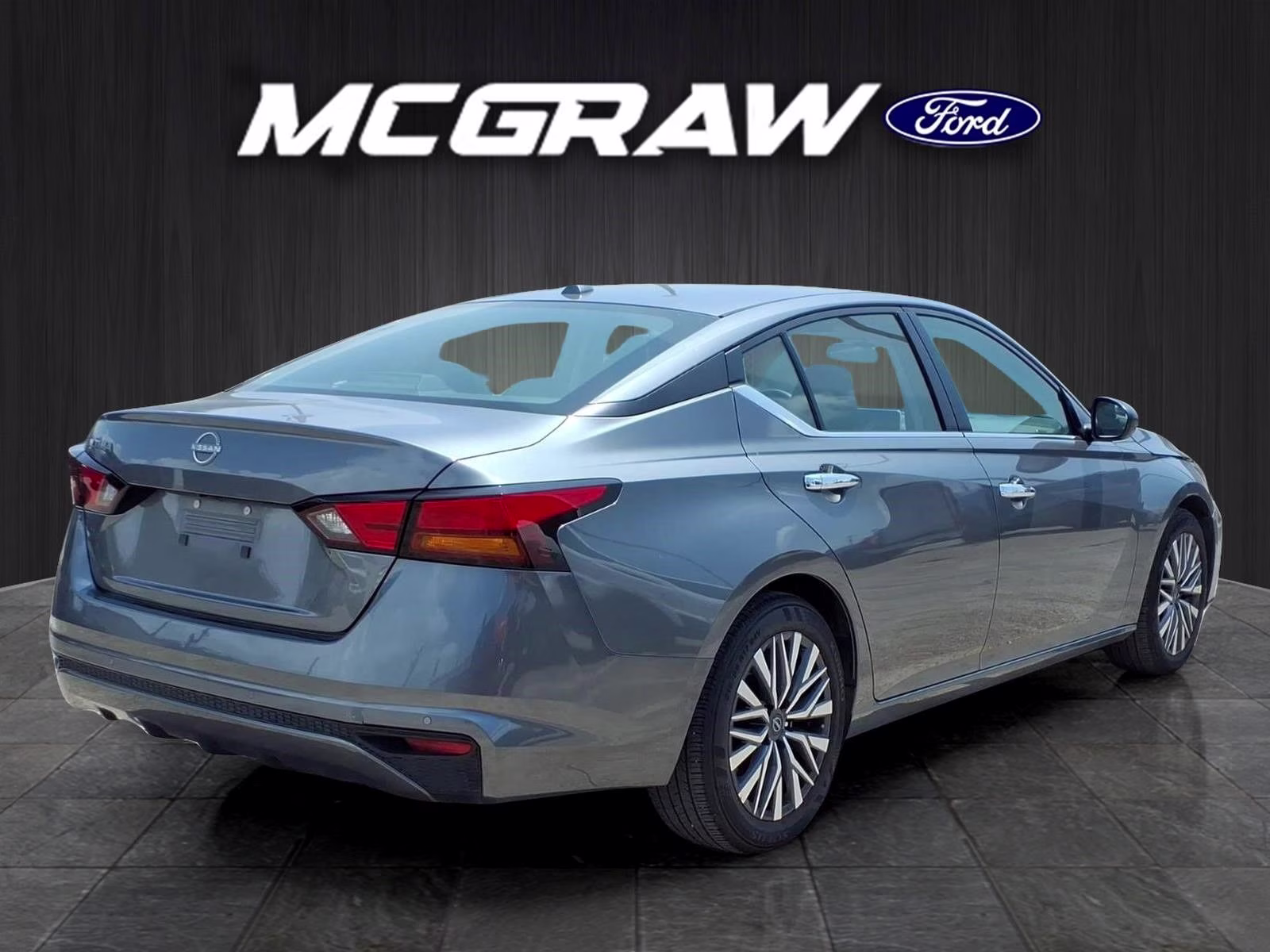 2025 Gun Metallic Nissan Altima 2.5 SV FWD Sedan