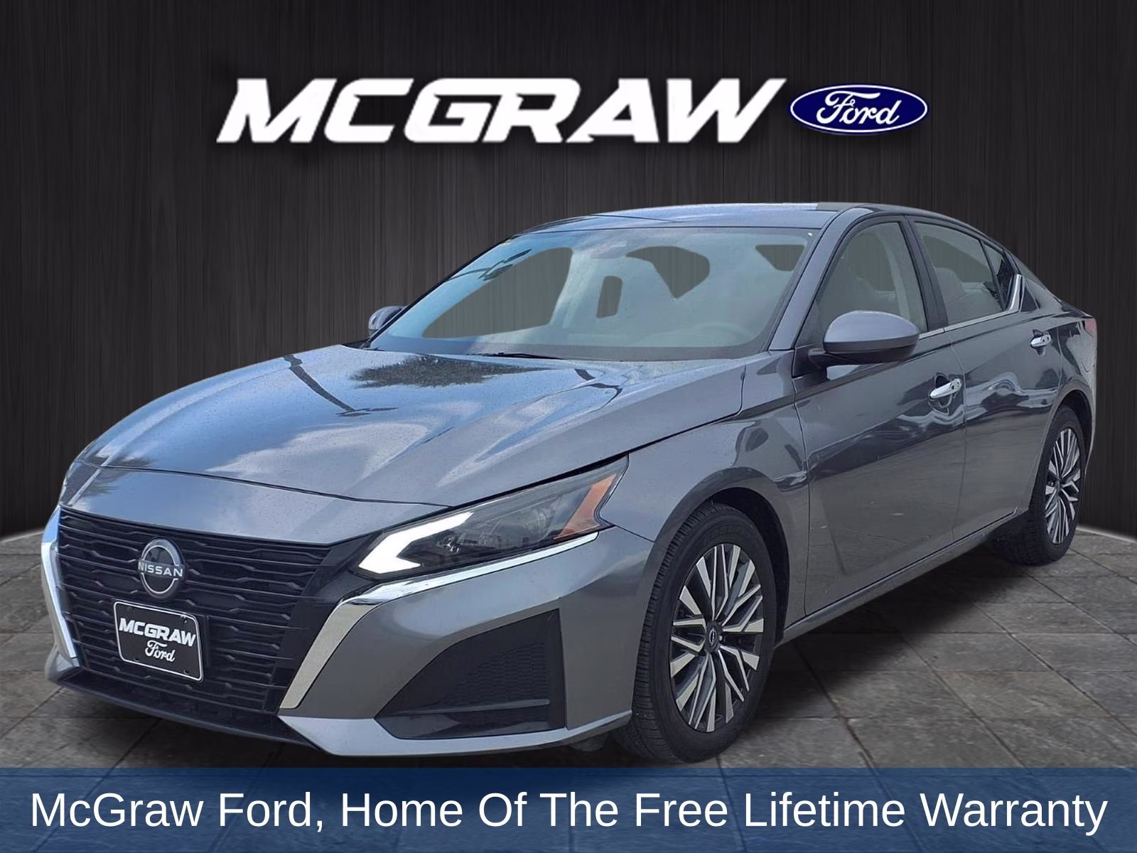 2023 Gun Metallic Nissan Altima 2.5 SV FWD Sedan