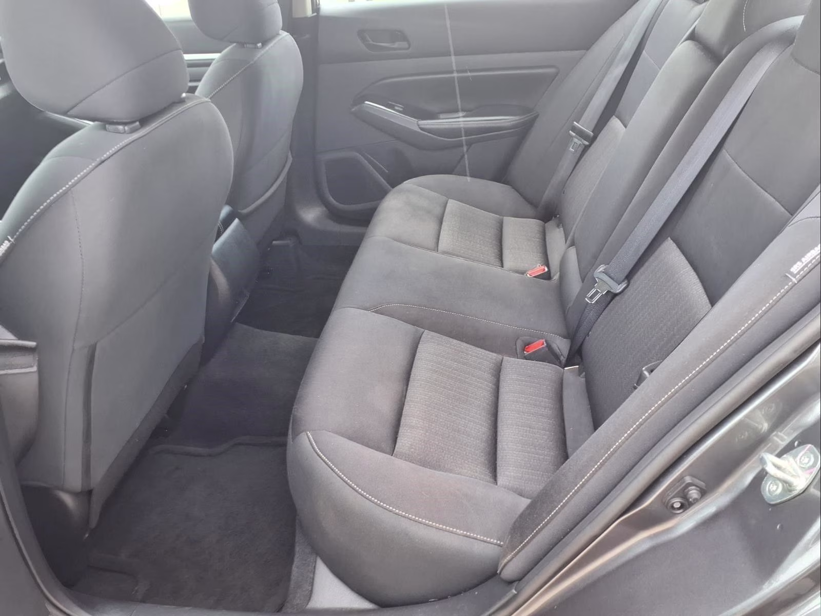 2023 Gun Metallic Nissan Altima 2.5 SV FWD Sedan