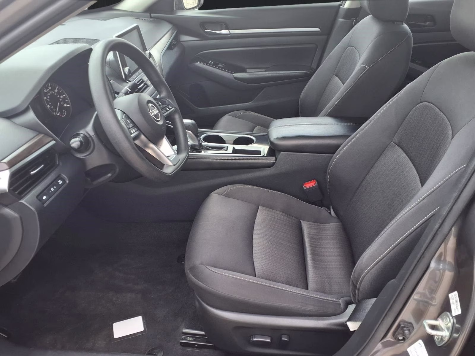 2023 Gun Metallic Nissan Altima 2.5 SV FWD Sedan