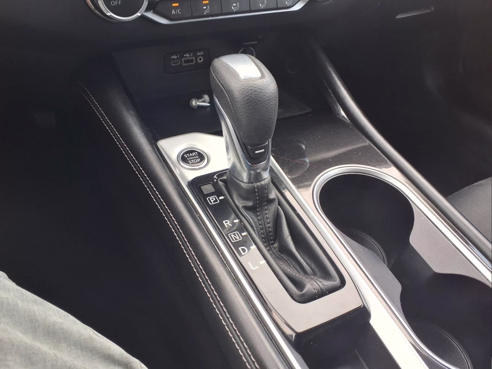 2023 Gun Metallic Nissan Altima 2.5 SV FWD Sedan