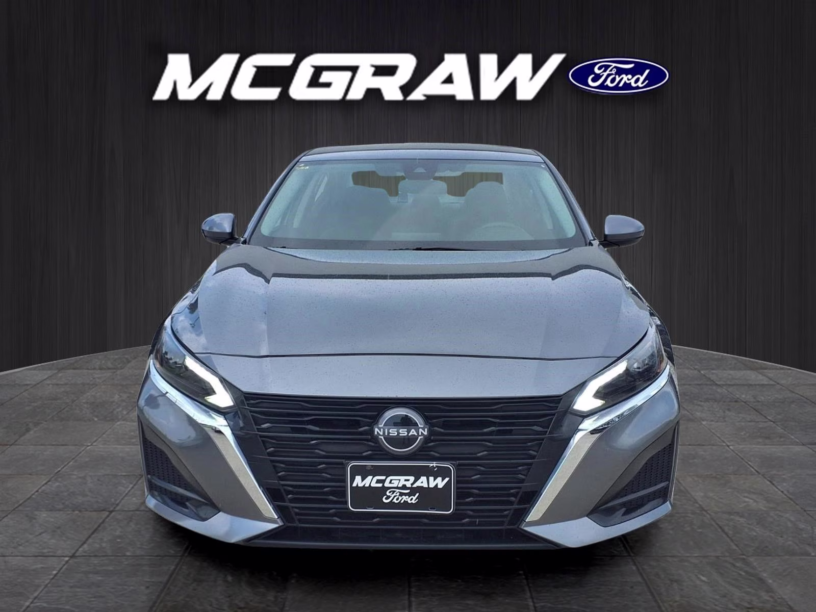 2023 Gun Metallic Nissan Altima 2.5 SV FWD Sedan