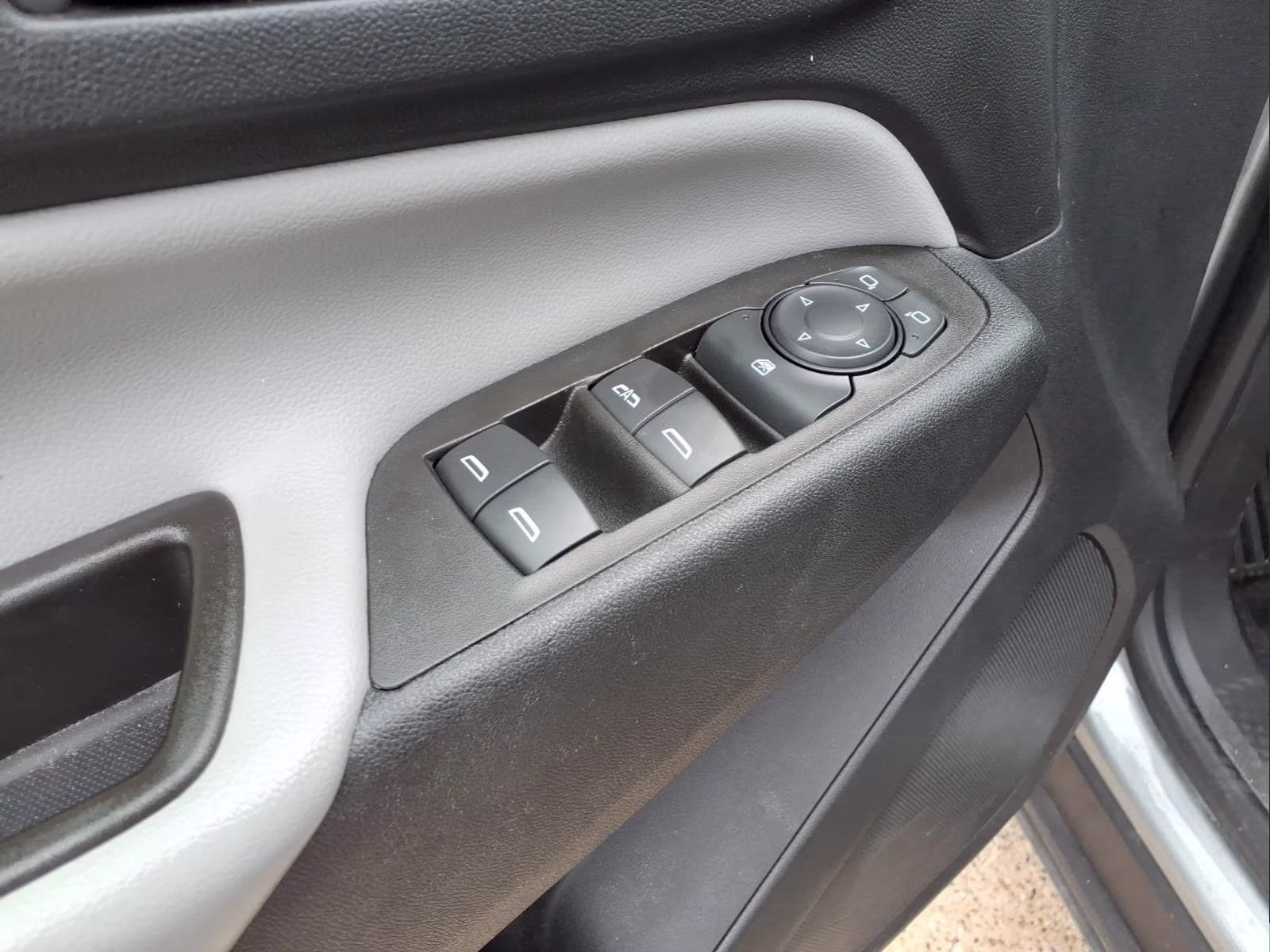 2023 Sterling Gray Metallic Chevrolet Equinox LT FWD SUV