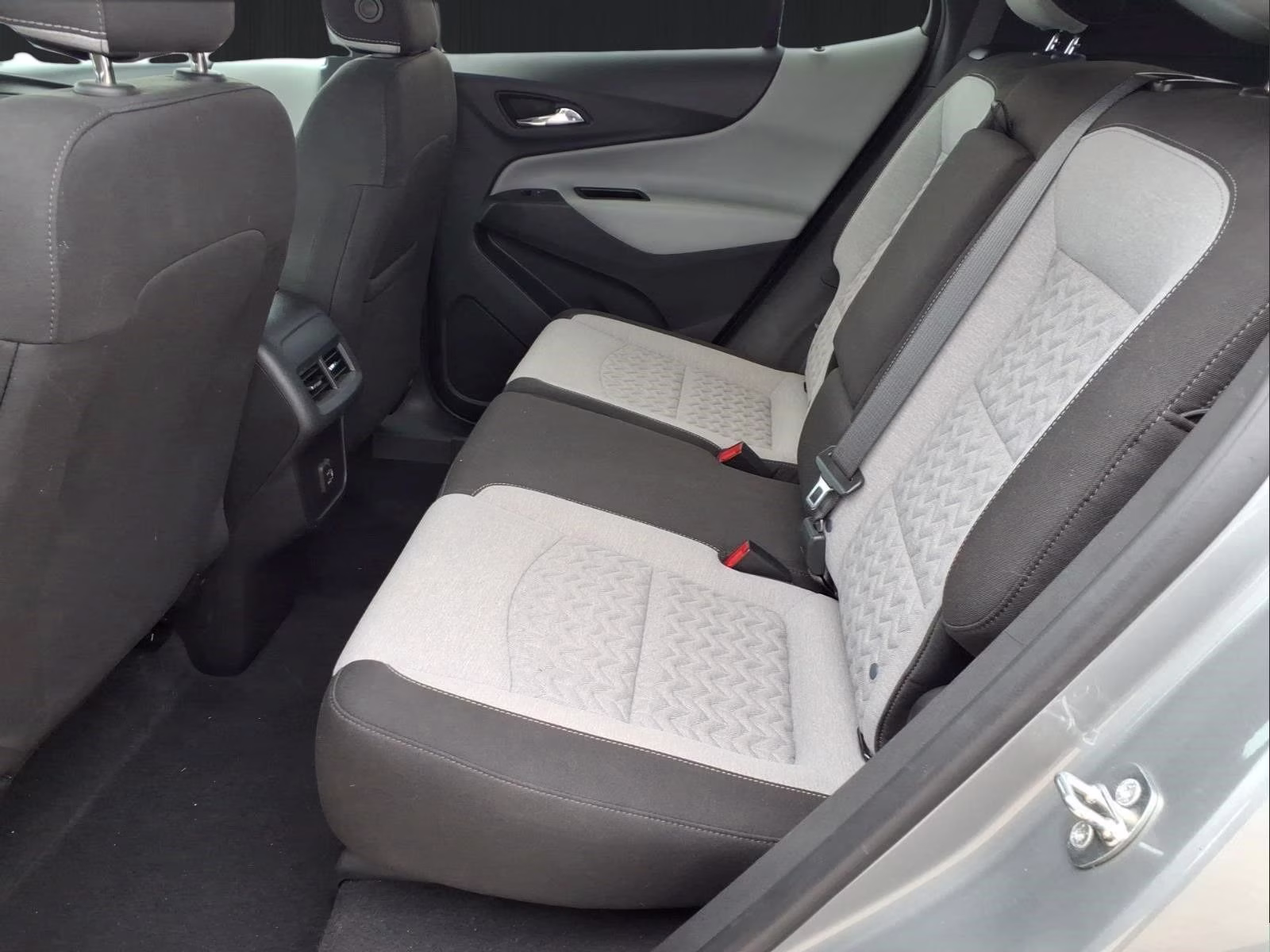 2023 Sterling Gray Metallic Chevrolet Equinox LT FWD SUV