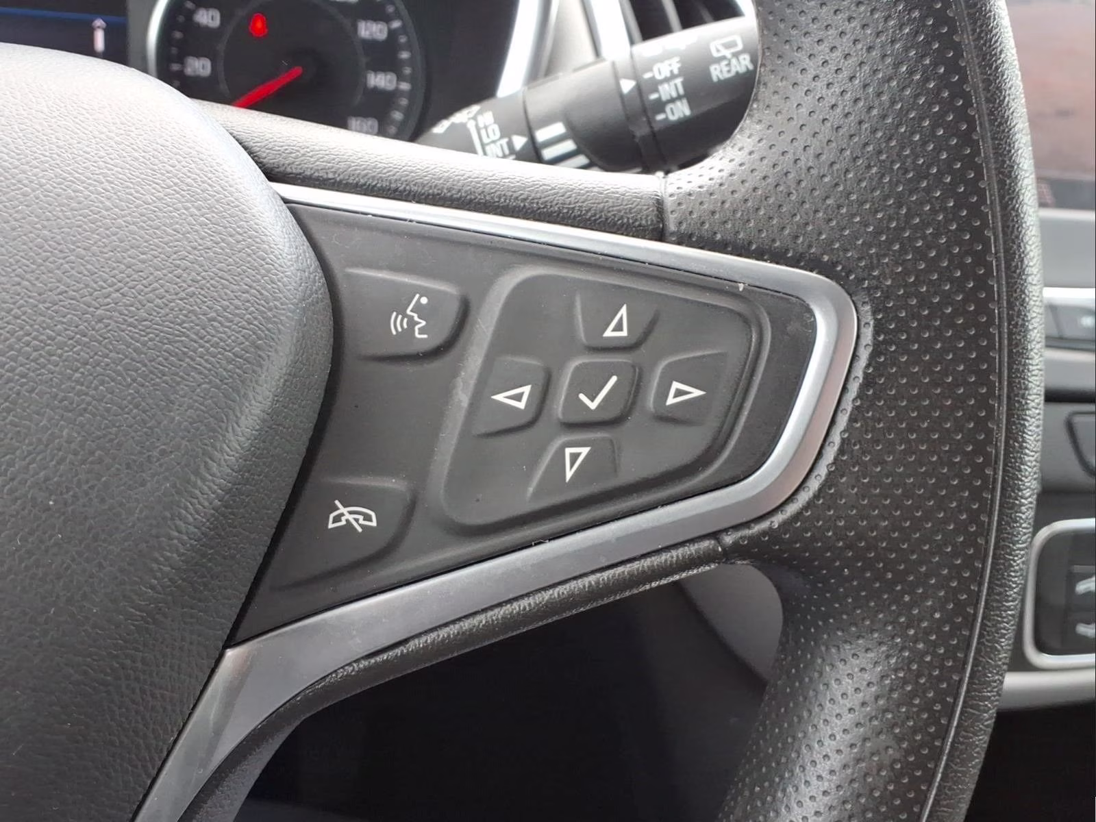 2023 Sterling Gray Metallic Chevrolet Equinox LT FWD SUV