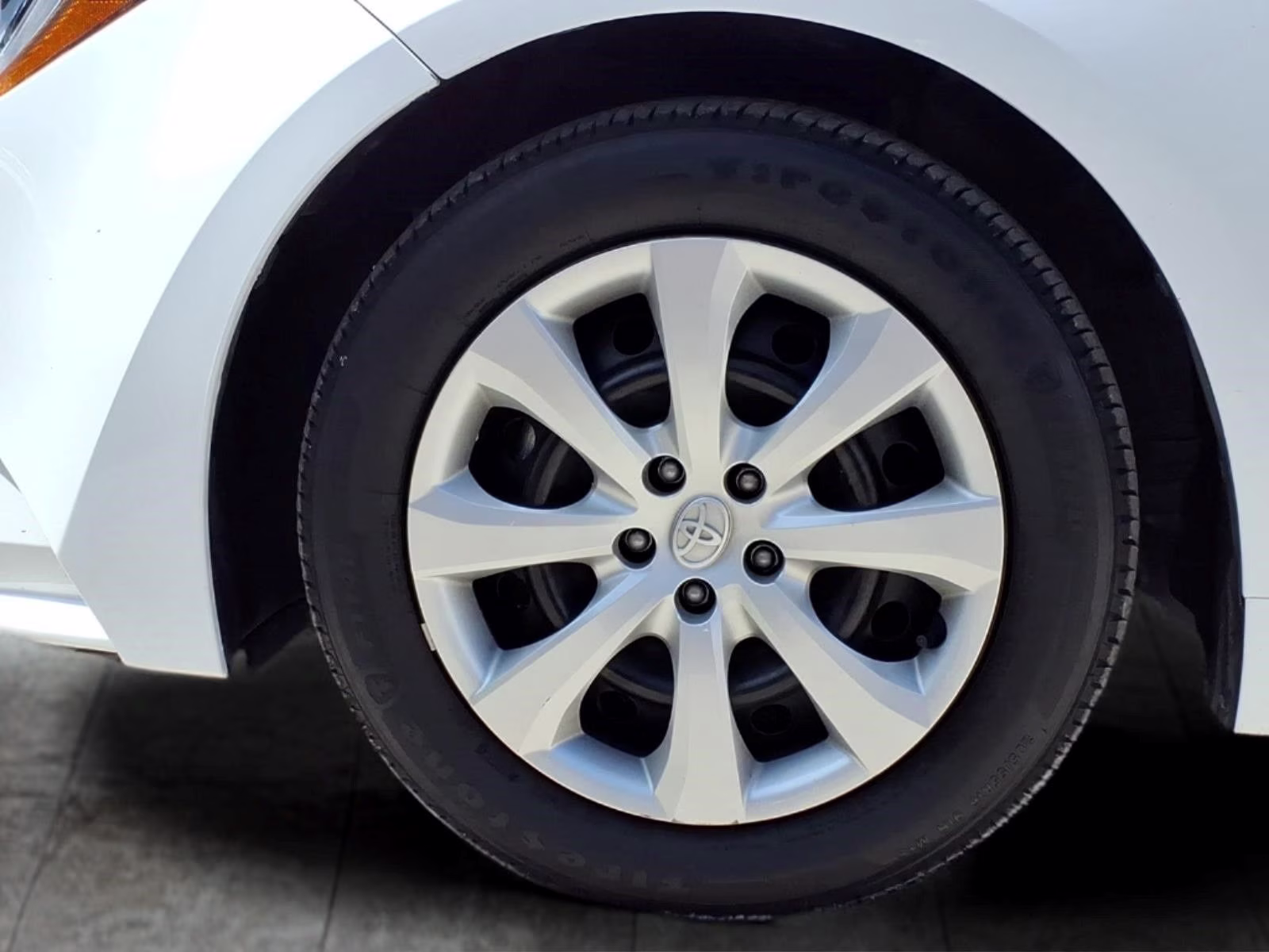2025 Ice Toyota Corolla LE FWD Sedan
