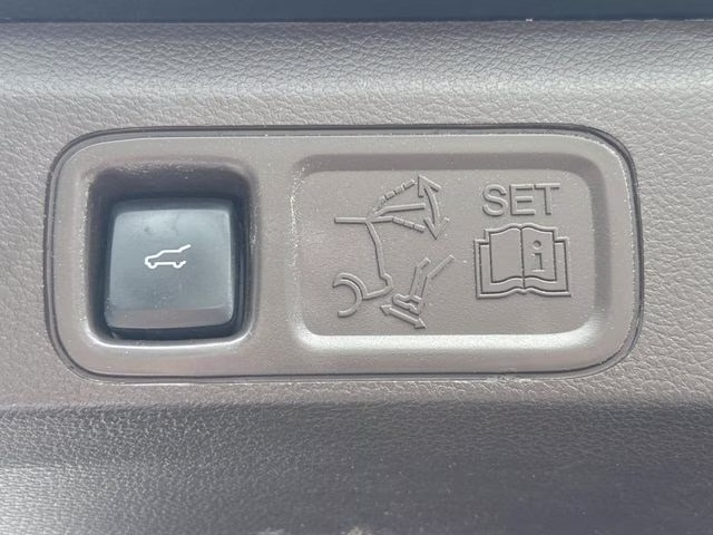 2022 Black Metallic Ford Expedition King Ranch 4X4 SUV
