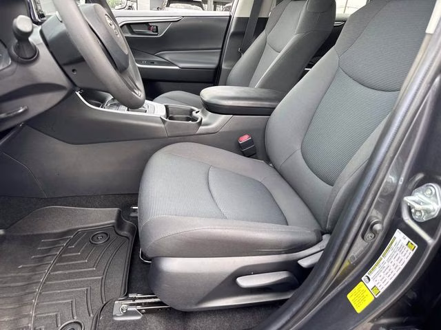 2021 Magnetic Gray Metallic Toyota RAV4 LE FWD SUV