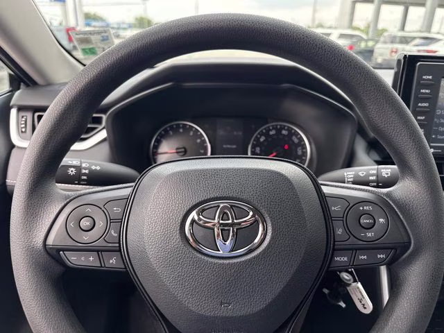 2021 Magnetic Gray Metallic Toyota RAV4 LE FWD SUV