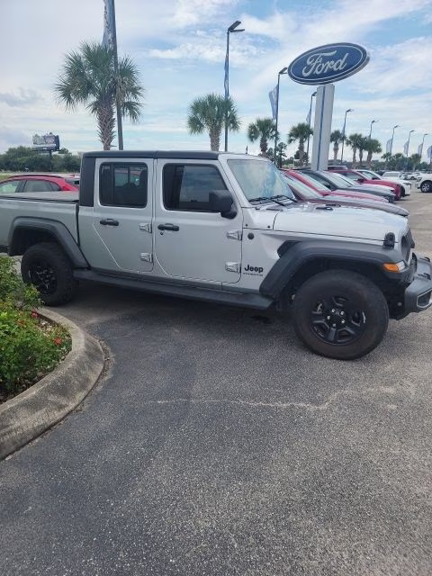 2024 Silver Zynith Clearcoat Jeep Gladiator Sport 4X4 Truck