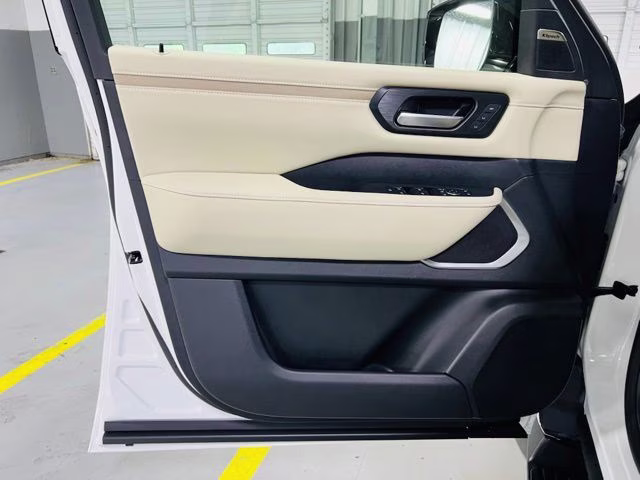 2026 Aspen White/Super Black Nissan Armada Platinum 4X4 SUV